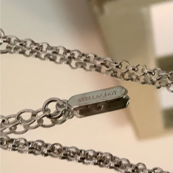 ⭐️✨Stella & Dot delicate crystal statement necklace - Picture 4 of 6